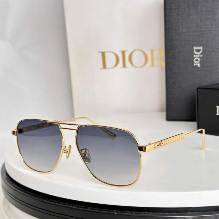 Picture of Dior Sunglasses _SKUfw77643980fw